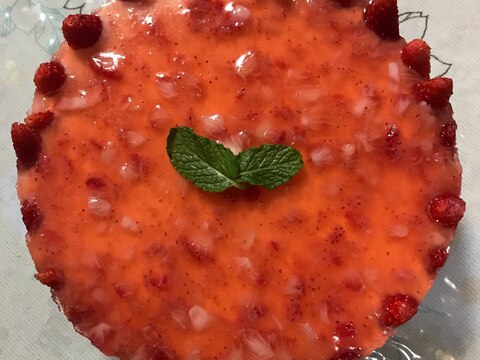 静岡産いちごのレアチーズケーキ